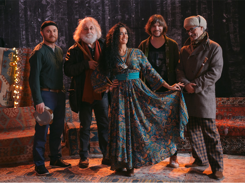Concert-bagnoles-orne-trottoirs-mouillés-kavkazz KAVKAZZ