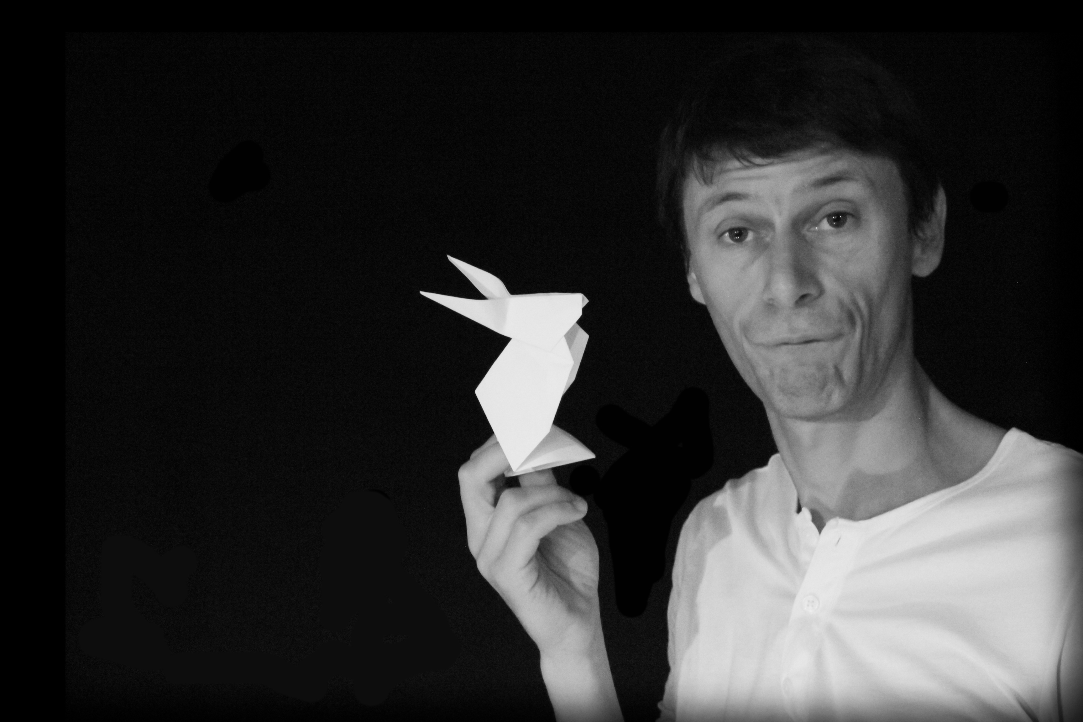 papier-07 cie théatre avec un nuage de lait