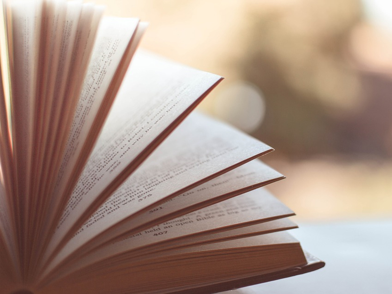 Livre-800 ©Pixabay