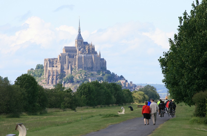 Ducey < > Le Mont Saint-Michel