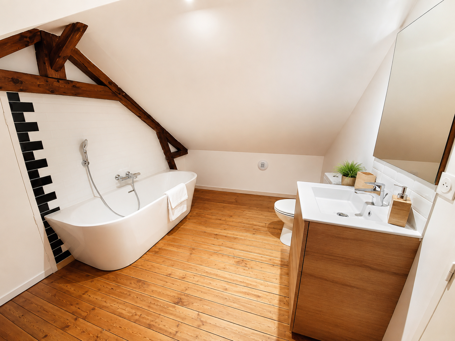 19-Salle-de-Bain-Baignoire-Mansardee