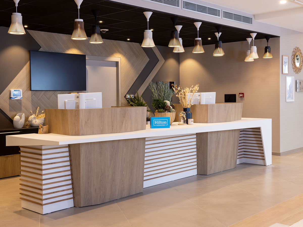 2-Lobby-©Hilton-Garden-Inn-