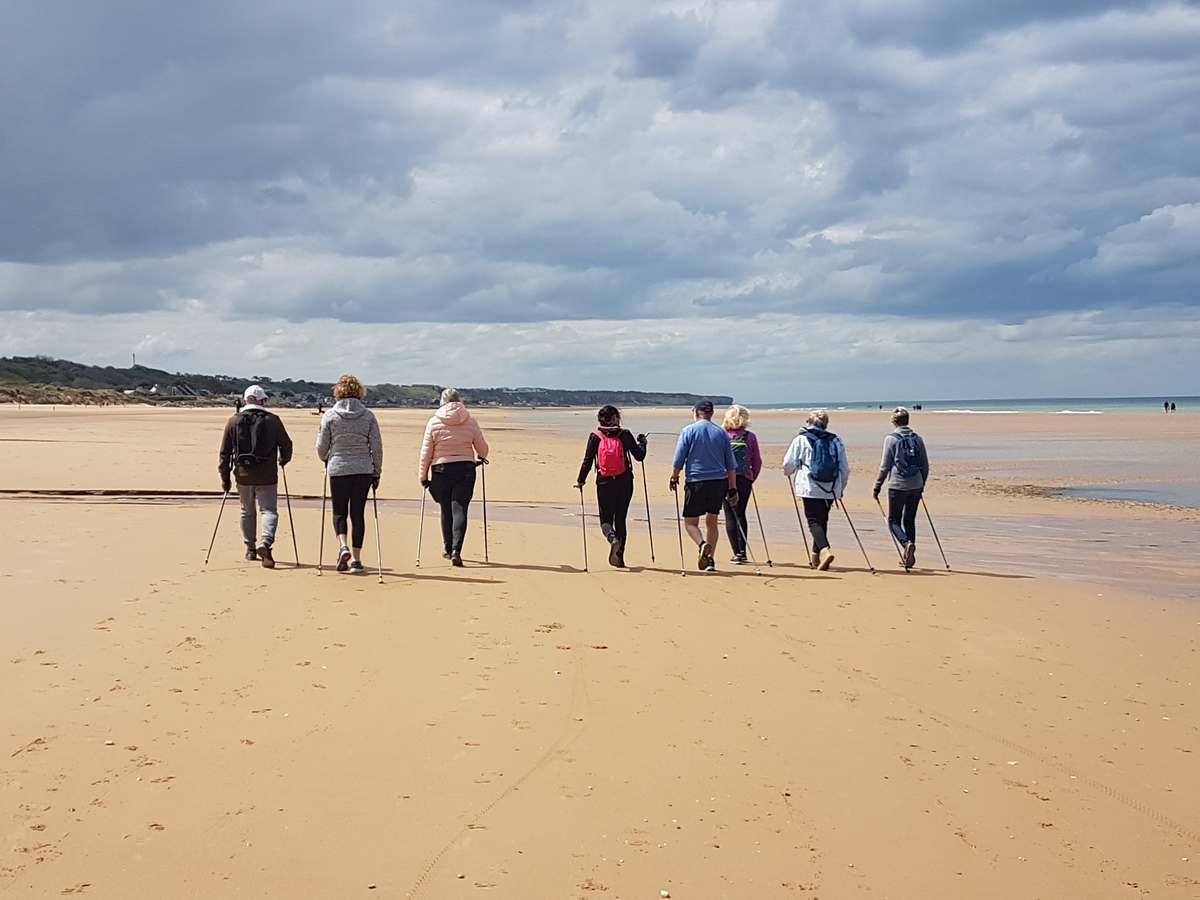 Marche nordique sur la plage