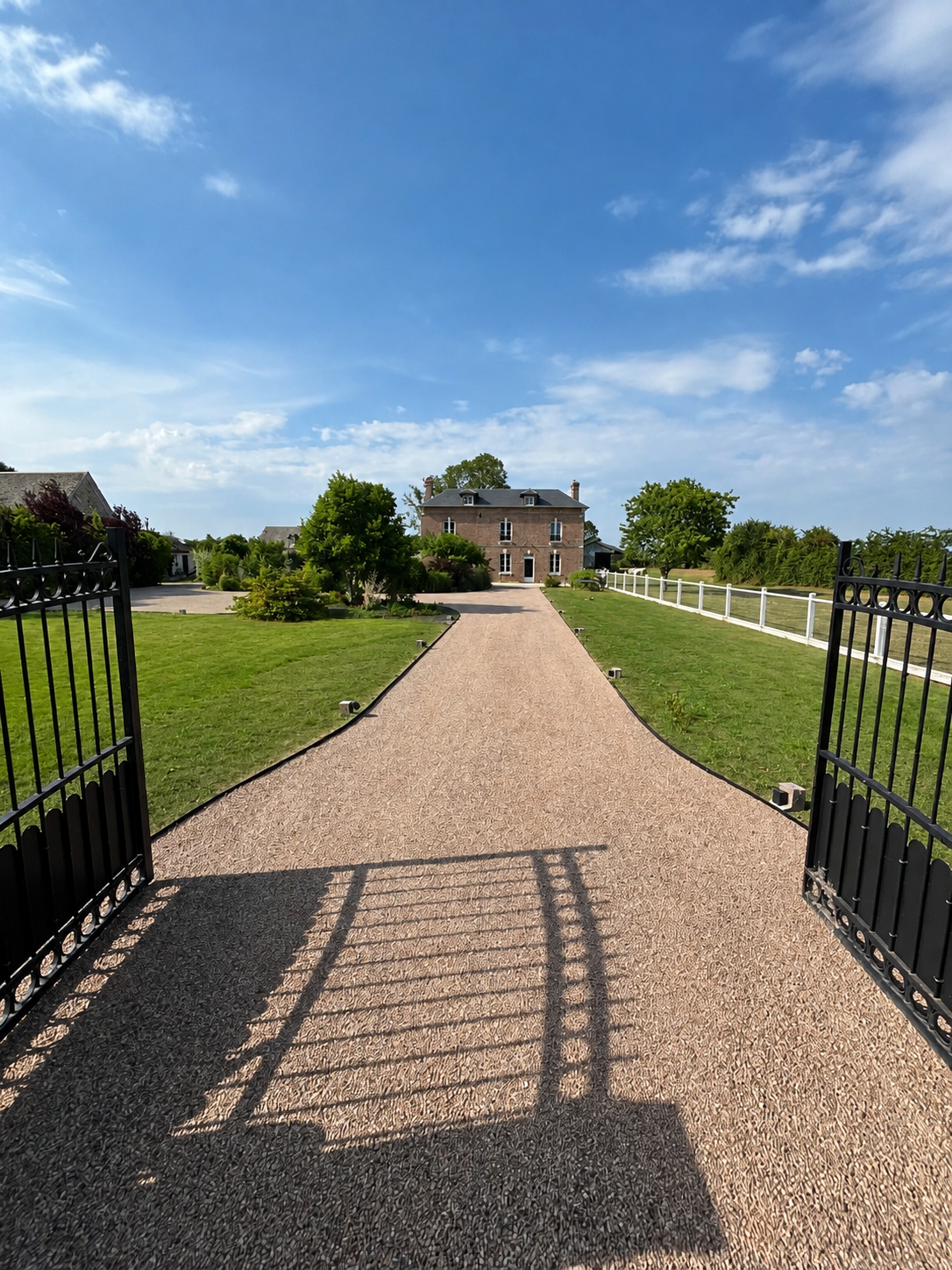 22-Entree-Portail-Allee-Maison