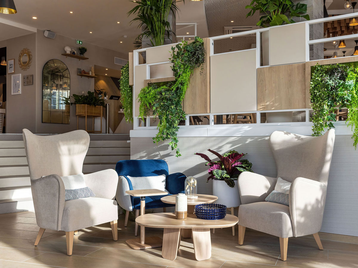 3-Lobby-©Hilton-Garden-Inn-L