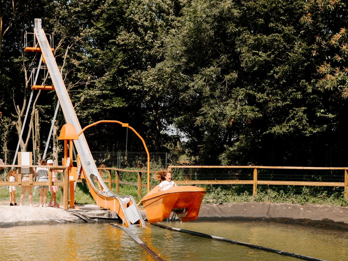 LES BATEAUX NAUTICS