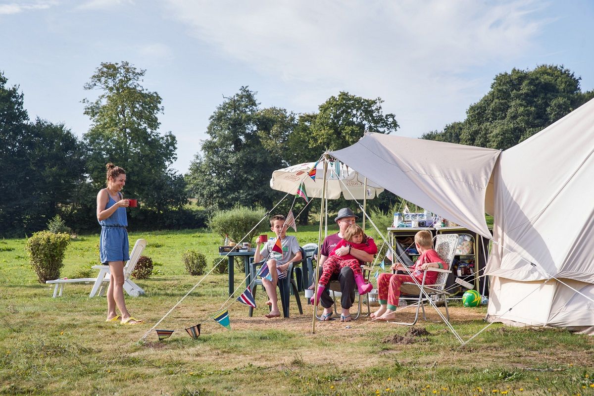 Castel Camping Château de Lez-Eaux - Cabanes dans les arbres