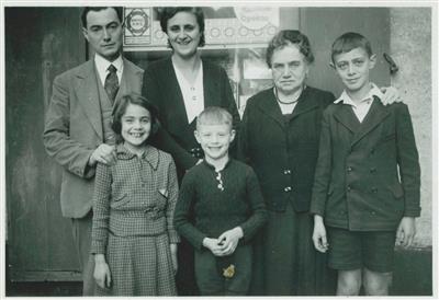 La famille Bonnem à Merzig vers 1935.