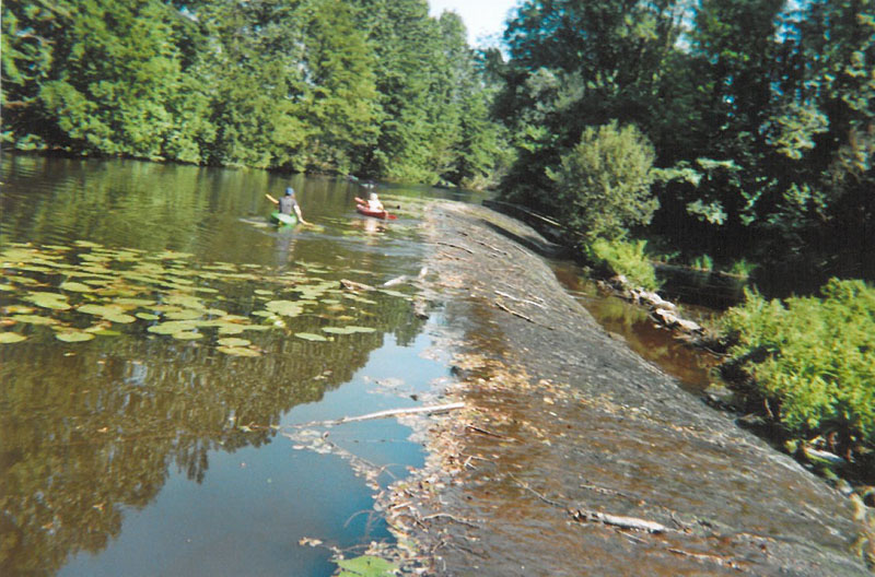 Canoë-kayak sur la Mayenne - Haleine © Base d'Haleine Canoë-kayak sur la Mayenne - Haleine