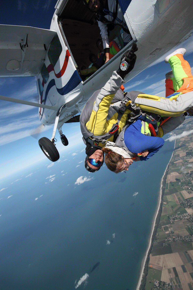 Abeille-Parachutisme-2