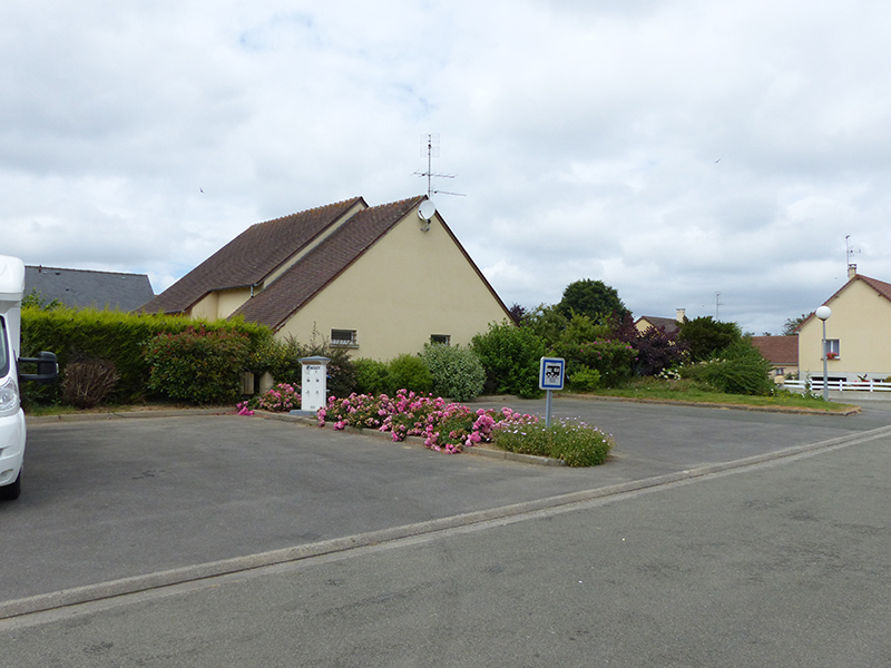 © Aire de service de Saint Mars d'Egrenne Aire-de-service-de-Saint-Mars-d-Egrenne-1 800x600