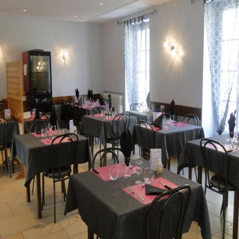 © Auberge de la Cloche Auberge-de-la-Cloche-le-Theil-sur-Huisne