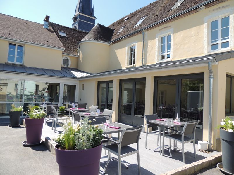 © orne tourisme Auberge-de-la-cloche-le-theil-sur-huisne