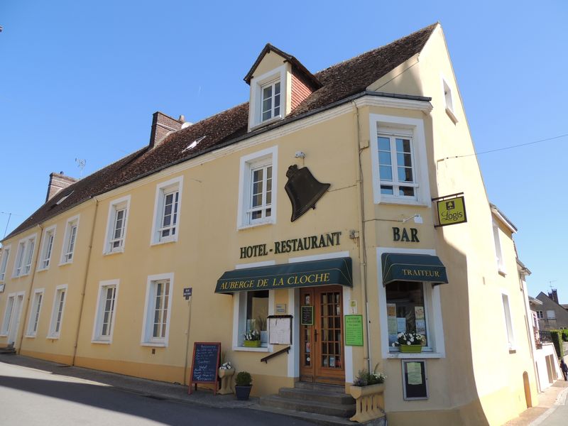 © orne tourisme Auberge-de-la-cloche-le-theil-sur-huisne