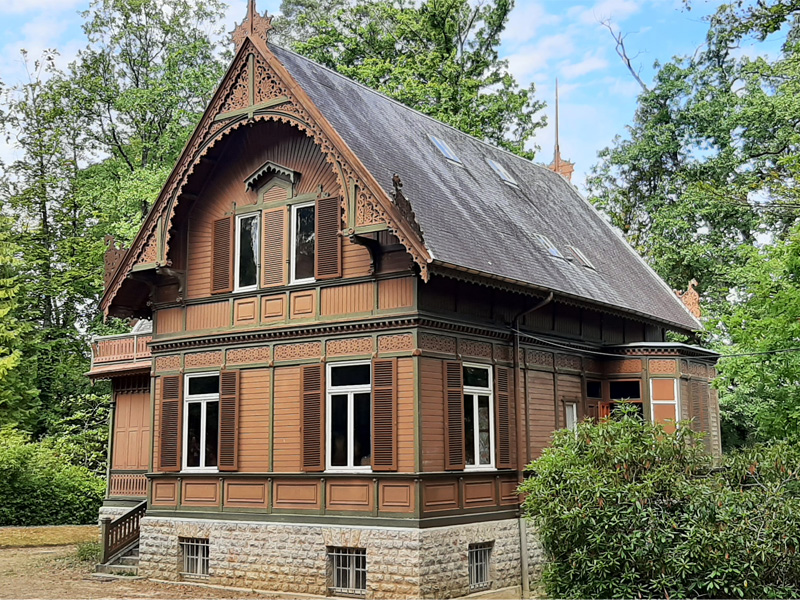 @BagnolesdelorneTourisme chalet-suedois-bagnoles-orne-belle-epoque