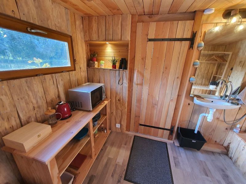 © MME COMPAIN Cabane-de-l Etang-Landisacq