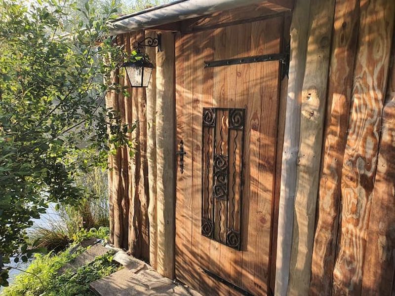 © MME COMPAIN Cabane-de-l Etang-Landisacq