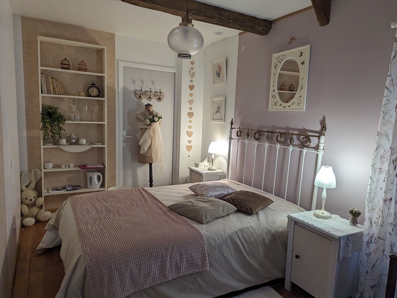 Maison d’hôtes Chambre d'hôtes > Chambre La Romantique à Condé-sur-Vire