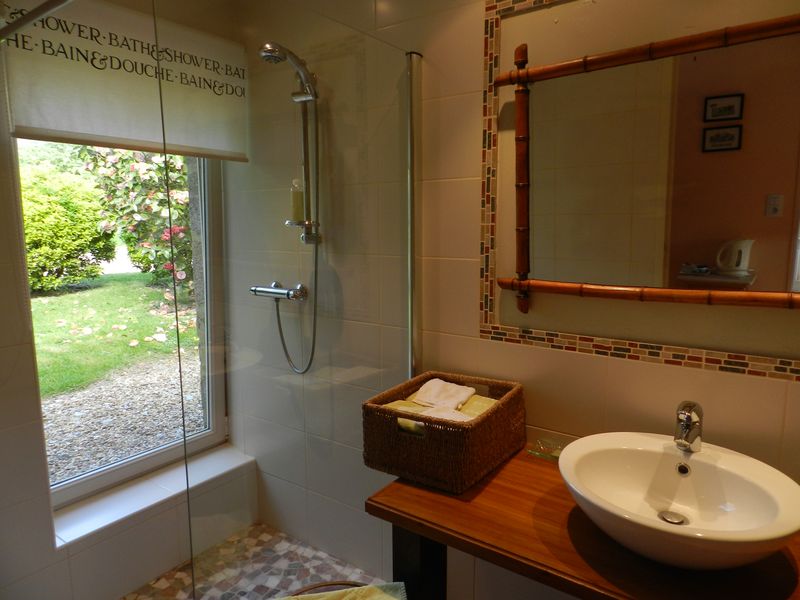 © Mme LEPLUMEY Chambre-d-hotes-Les-Potinières-Cuissai