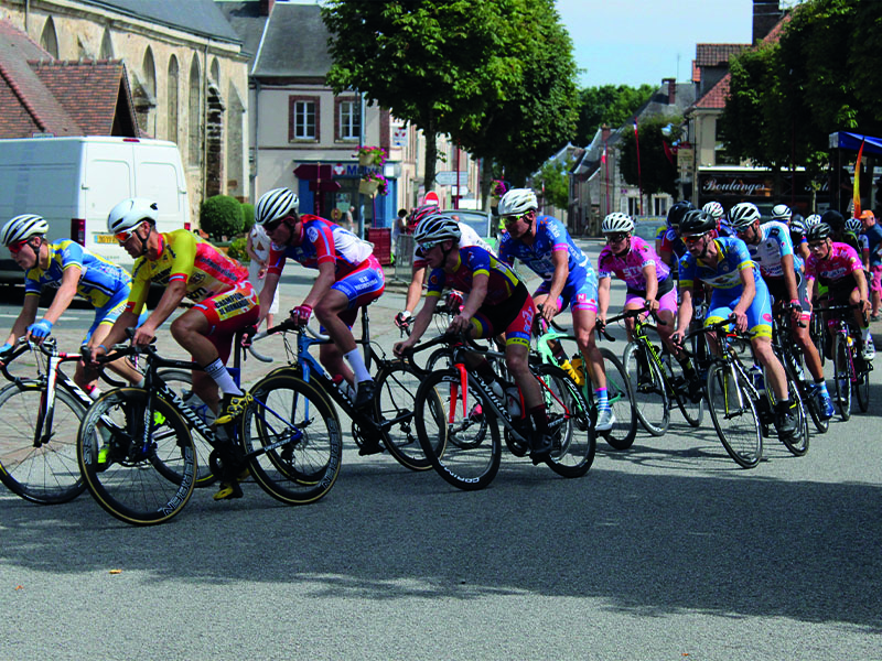 Course cycliste Tourouvre 800x600 ©F.Demeule ©F.Demeule Course cycliste Tourouvre 800x600 ©F.Demeule