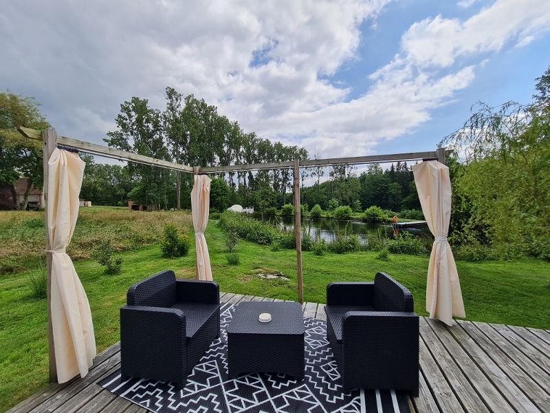 © MME FAVRE Domaine-des-Butineuses-Marchainville