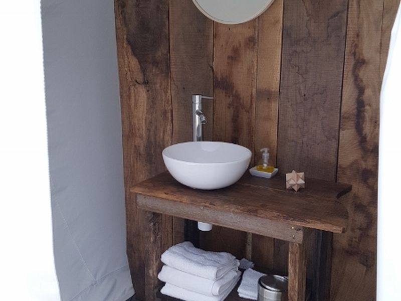 © MME FAVRE Domaine-des-Butineuses-Marchainville