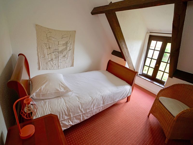 © MME BOBIER Domaine-du-Moulin-Foulon-Essay