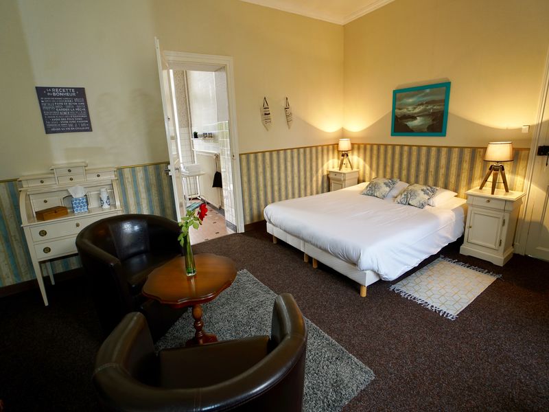 © MME BOBIER Domaine-du-Moulin-Foulon-Essay