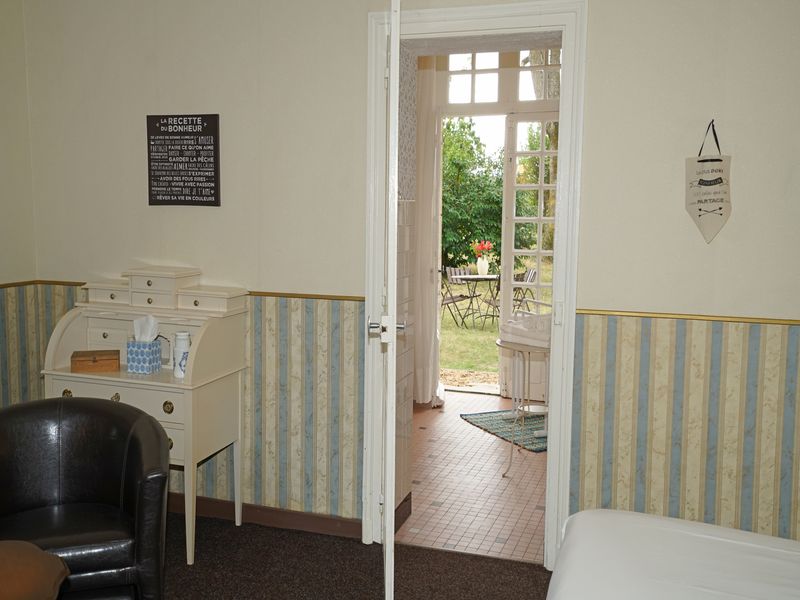 © MME BOBIER Domaine-du-Moulin-Foulon-Essay