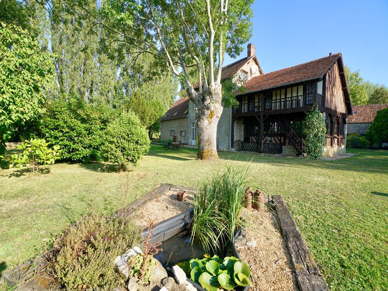 © MME BOBIER Domaine-du-Moulin-Foulon-Essay