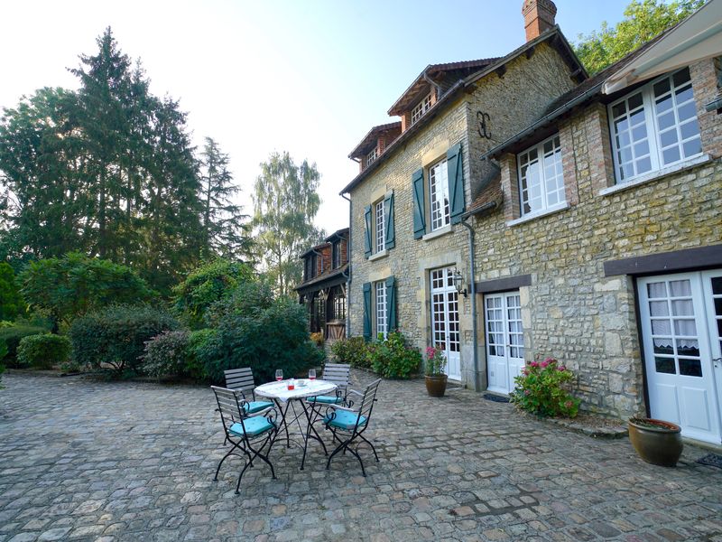 © MME BOBIER Domaine-du-Moulin-Foulon-Essay