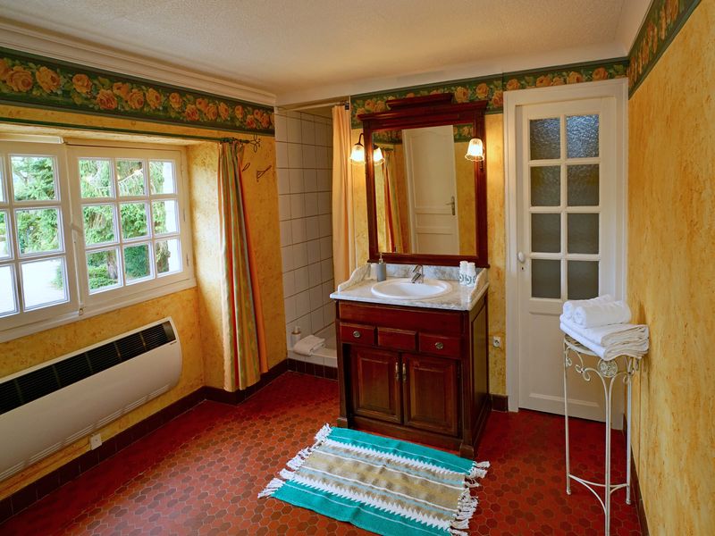 © MME BOBIER Domaine-du-Moulin-Foulon-Essay