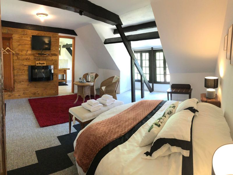 © MME BOBIER Domaine-le-Moulin-Foulon-Essay