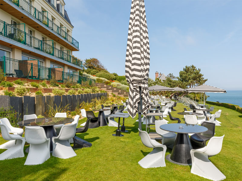 Dormy House - Terrasse © Hôtel Dormy House 800x600