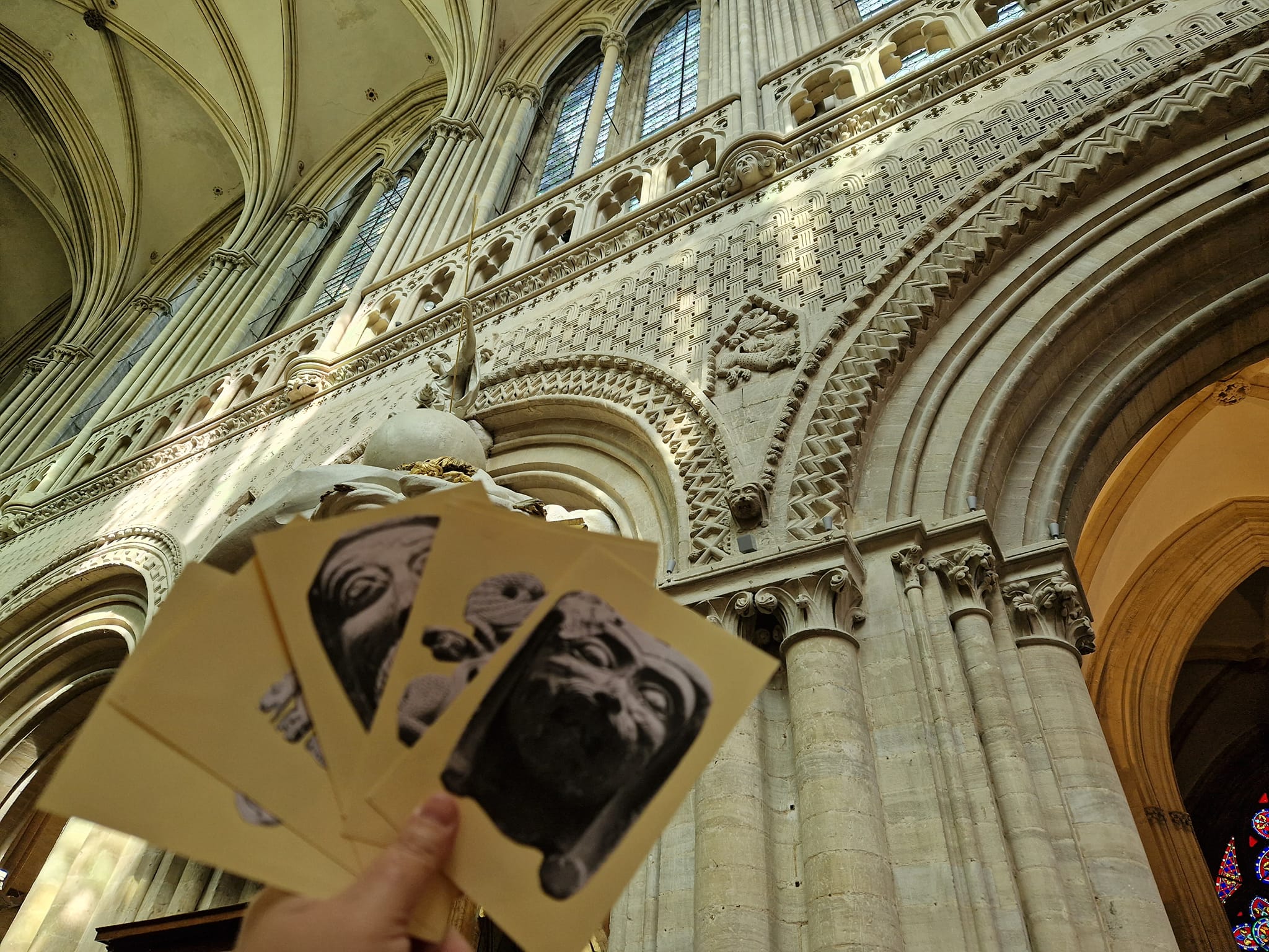 Visite Famille Étonnants Patrimoines : Le temps des bâtisseurs, cathédrale Bayeux