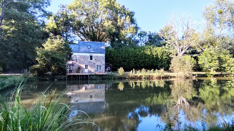 Lakeside Cottage - Le Petit Moulin