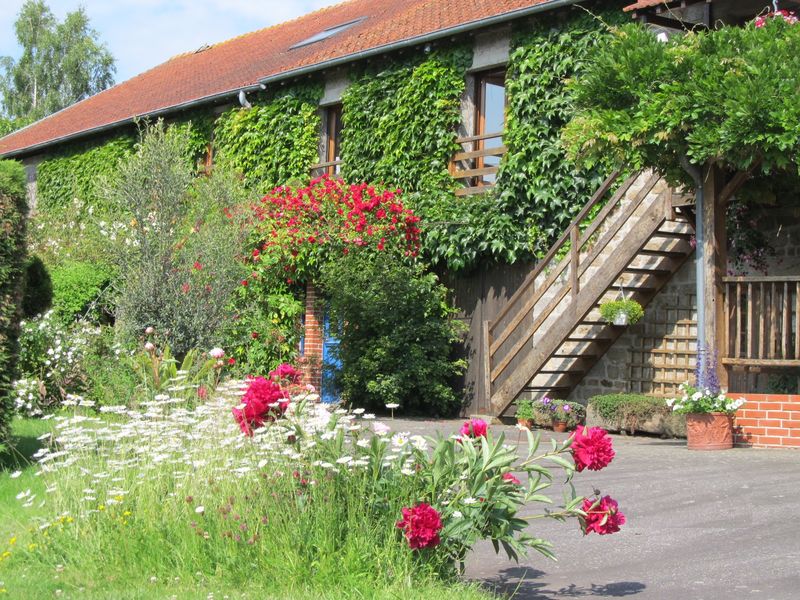 © Famille VIENNE Gite-l-Arche-Fleuri-Berjou