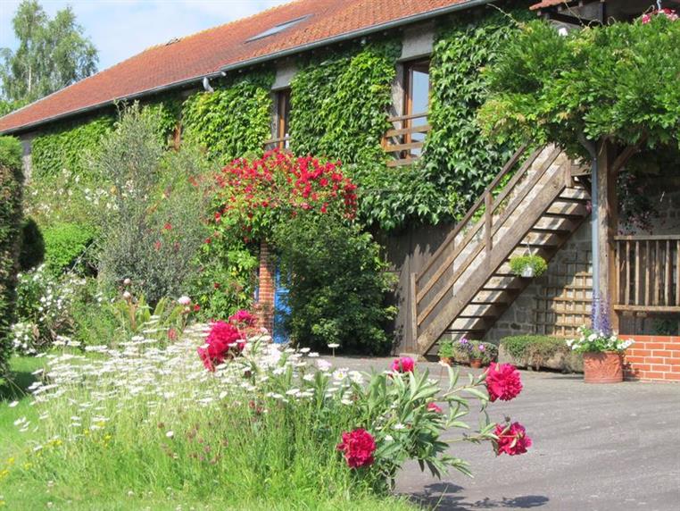© Famille VIENNE Gite-l-Arche-Fleuri-Berjou
