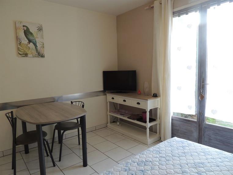 Greniers-de-la-Gatiniere-6-Bagnoles