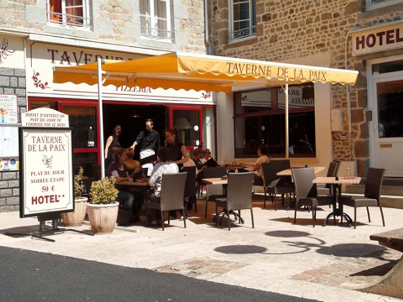 © orne tourisme La Taverne de la Paix - La Ferté Macé