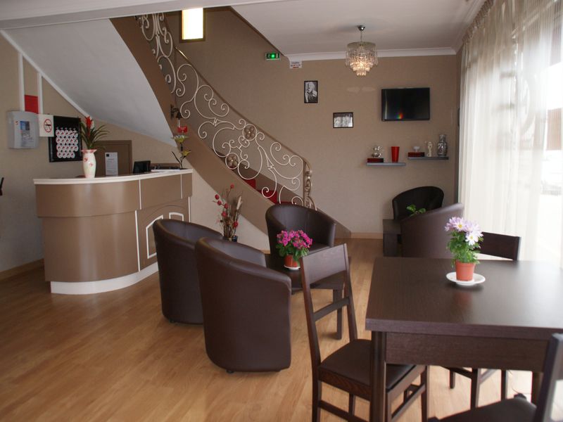 © orne tourisme Hotel-le-chapeau-rouge-Alençon