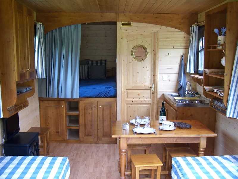 INTERIEUR SAINTE-ANNE © TUOT C - EURL LES ROULOTTES DE LA RISLE