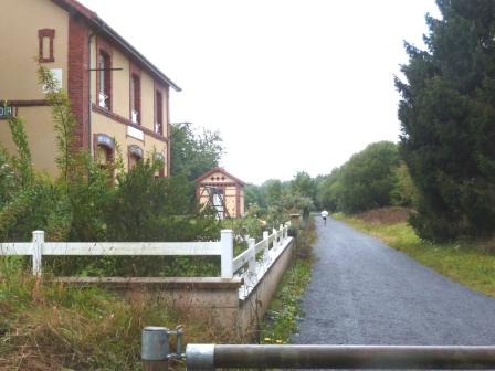 Saint-Hilaire-du-Harcouët < > Ducey