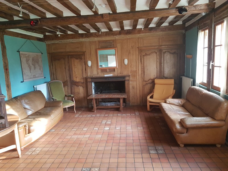 La-Chaumiere-aux-poneys---grande-salle-du-gite