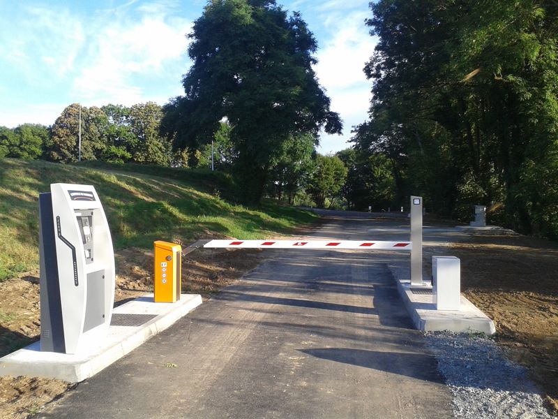 © MAIRIE FERTE MACE La-Ferté-Mace