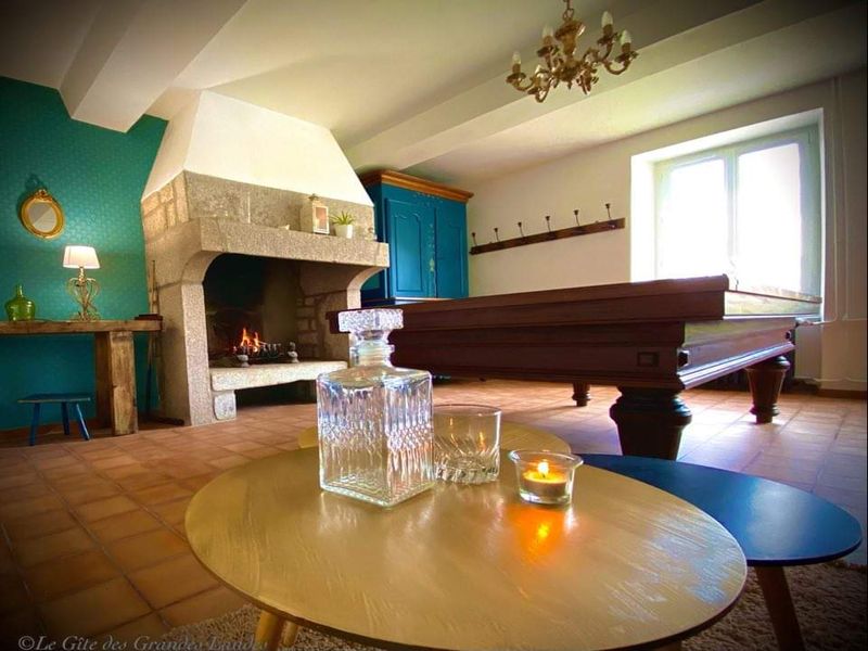 © MME ROUSSE Les-Grandes-Landes-Longuenoe