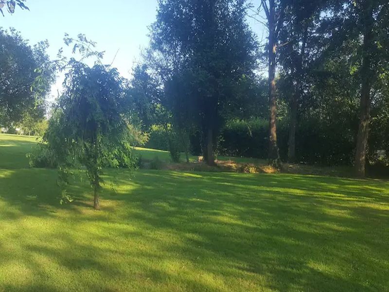 © MME FONDREVERT Les-Marais-Bretoncelles