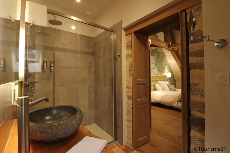 FenetreSurClocher©Tourisme61 Les2Marguerite2023©M.Beslin-Tourisme61 (10)red