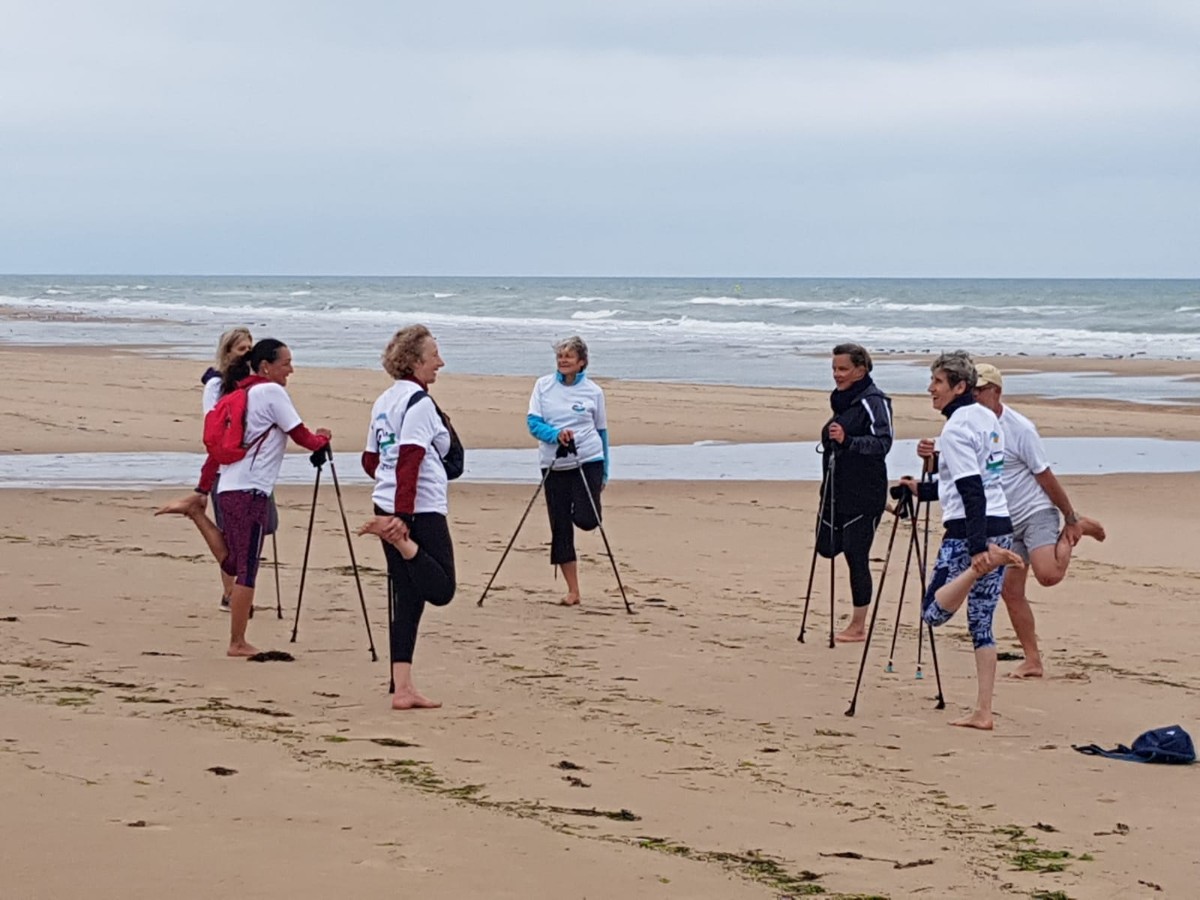 Marche nordique sur la plage