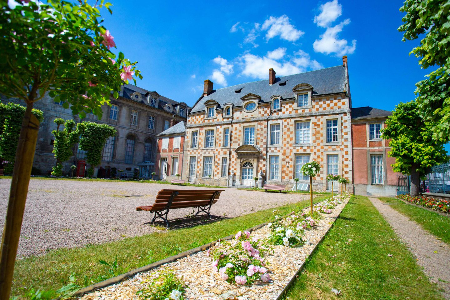 Musée - Logis abbatial (Bernay la Ville)